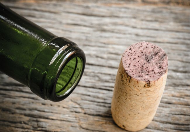 Как да отворим вино без тирбушон