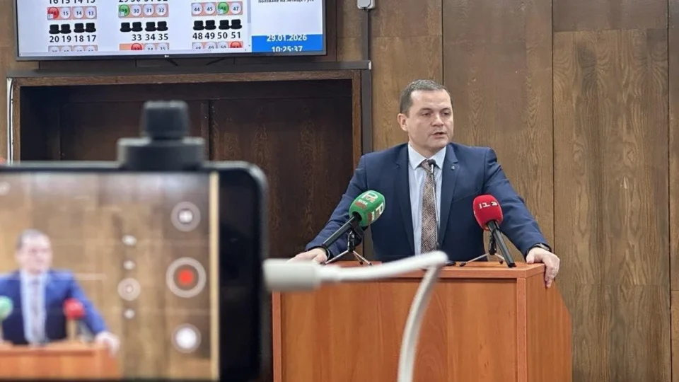 Кметът на Русе обвини държавата за транспортния хаос